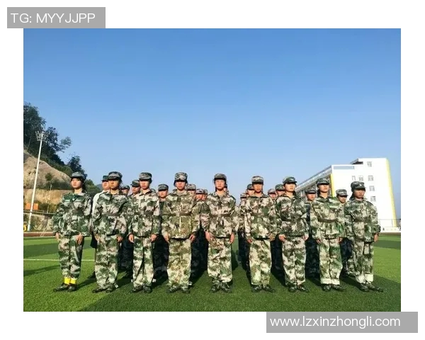 姚明亲临军训现场视察激励新生展现青春风采与团队精神 姚明亲临军训现场视察激励新生展现青春风采与团队精神