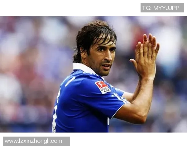 足球明星小小马高清图片展示他的精彩瞬间与球场魅力 足球明星小小马高清图片展示他的精彩瞬间与球场魅力