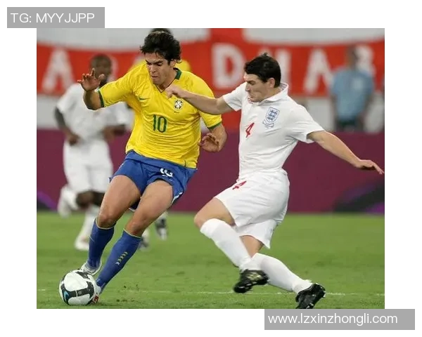 卡卡的肌肉训练揭秘如何塑造足球明星的完美身材与竞技状态