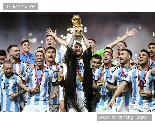 脚踩镜头转场展现足球明星风采与激情的精彩瞬间