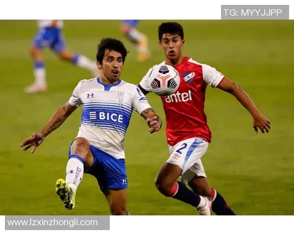 天主大学与瓜亚基尔的激烈对决揭示足球战术与团队精神的较量